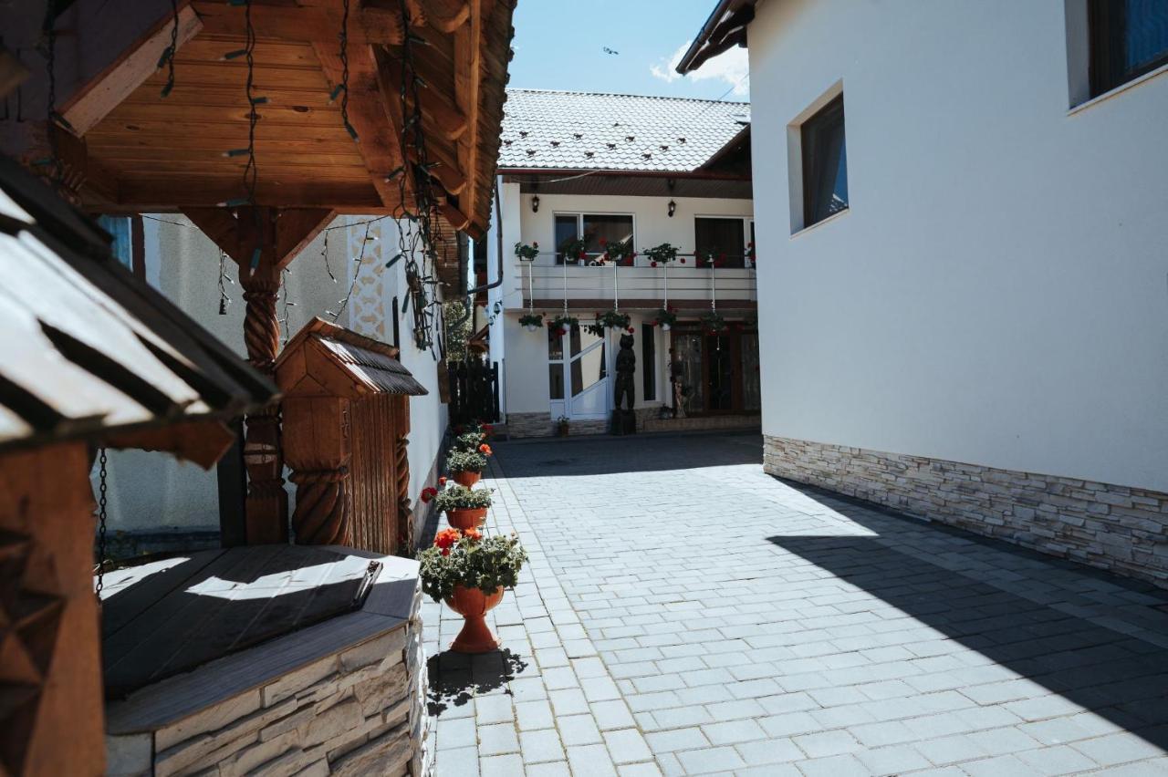 Pensiunea La Lenuta Oncesti  Bagian luar foto